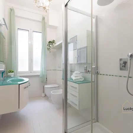 Lucky's House - 400mt To Metro A, 3 Bedrooms, 6-8 Pax, A-c, Apartment