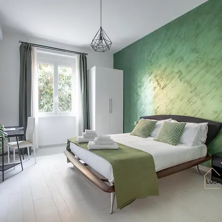 Lucky's House - 400mt To Metro A, 3 Bedrooms, 6-8 Pax, A-c, * Rom