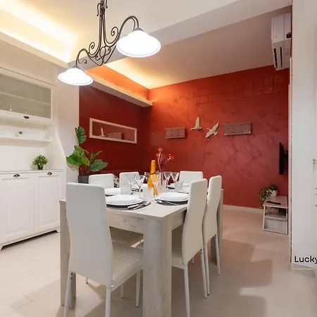 Lucky's House - 400mt To Metro A, 3 Bedrooms, 6-8 Pax, A-c, *
