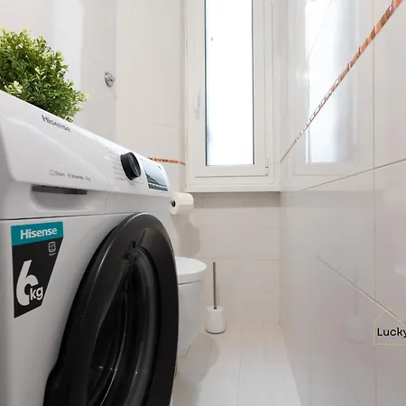 Apartment Lucky's House - 400mt To Metro A, 3 Bedrooms, 6-8 Pax, A-c, Rome